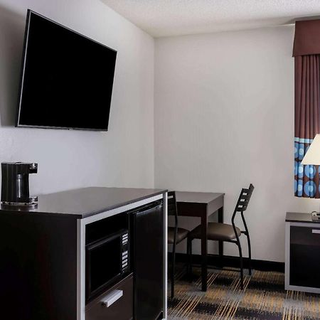 Super 8 By Wyndham Villa Rica Exteriér fotografie