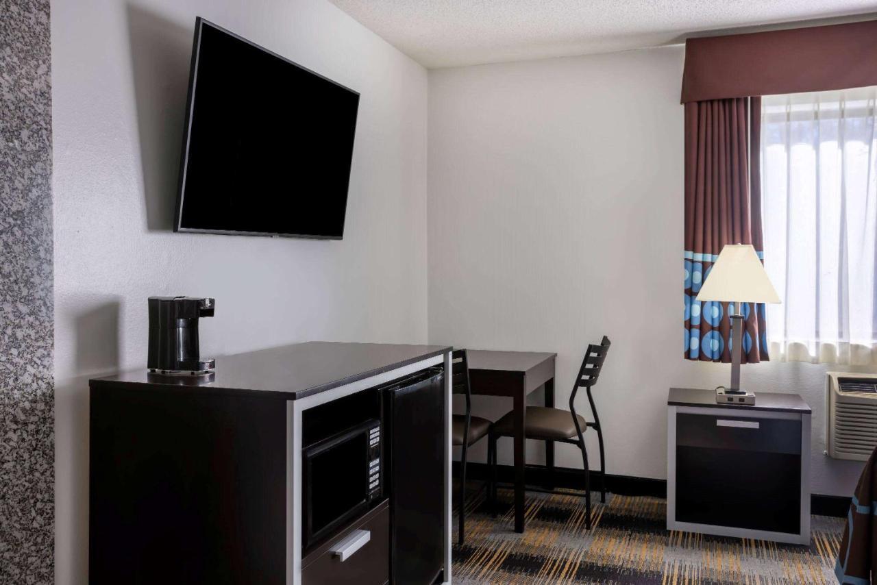 Super 8 By Wyndham Villa Rica Exteriér fotografie